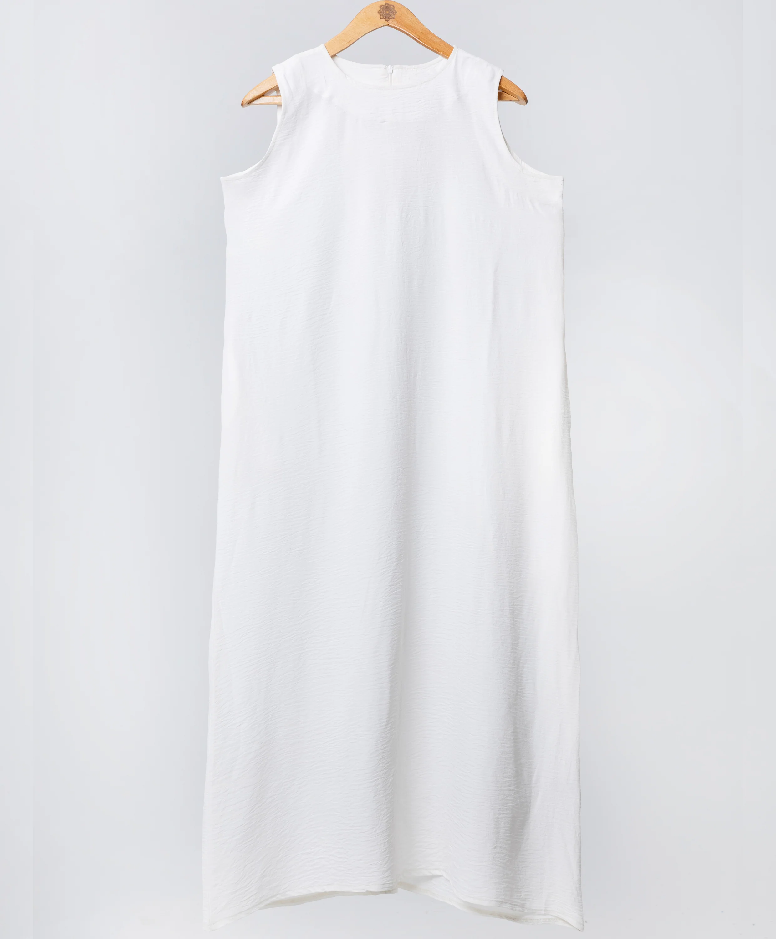 Breathable Sleeveless Dress - Image 3