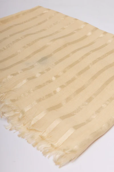 Opulent Linen Scarf - Image 3