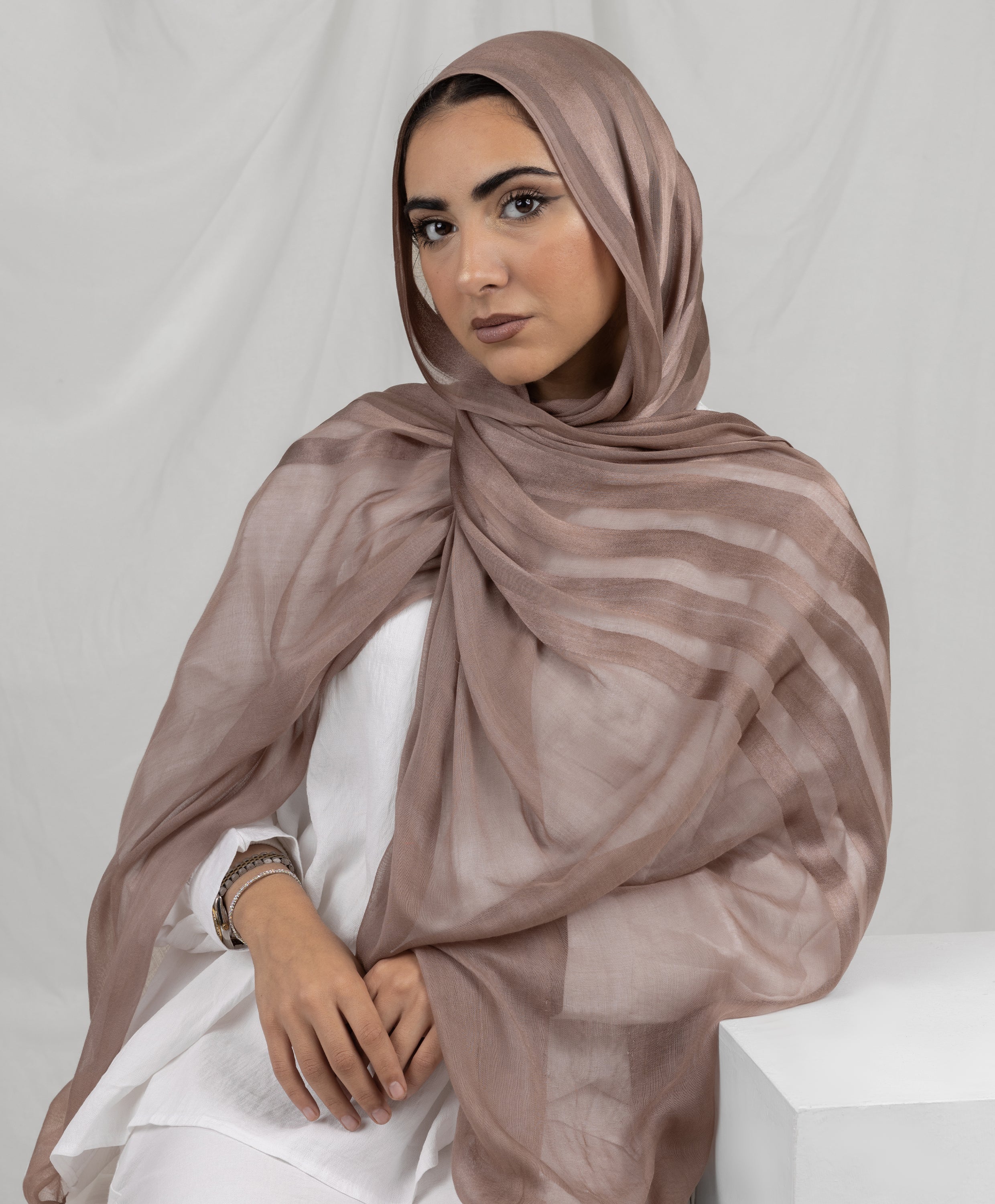 Opulent Linen Scarf - Image 13