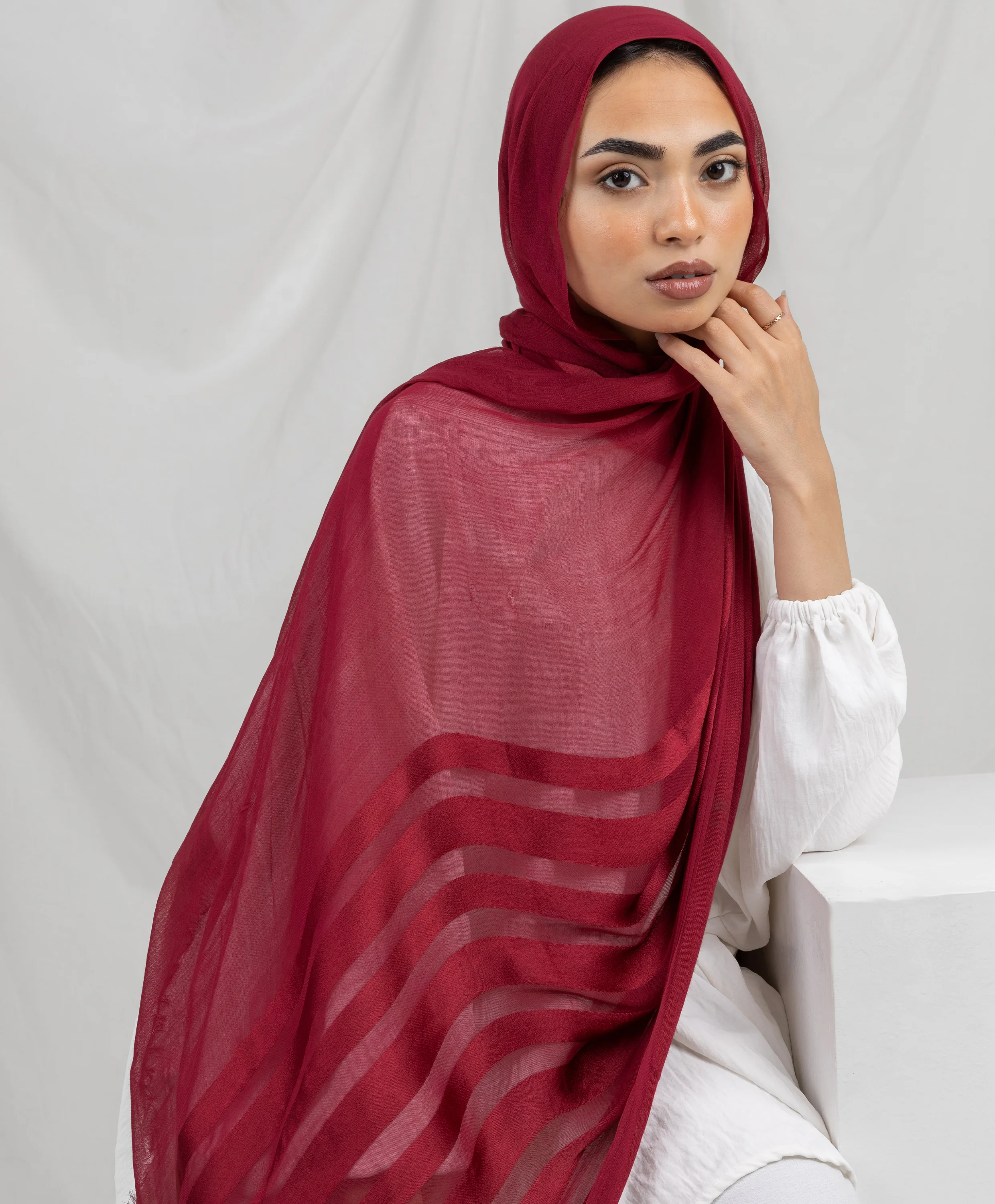 Opulent Linen Scarf - Image 15