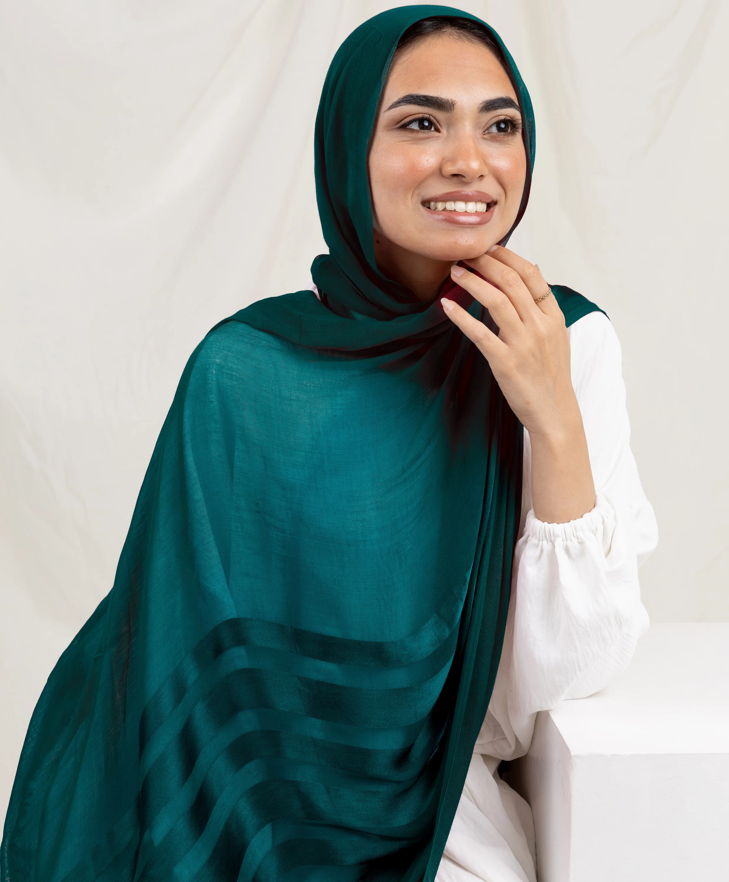 Opulent Linen Scarf - Image 16