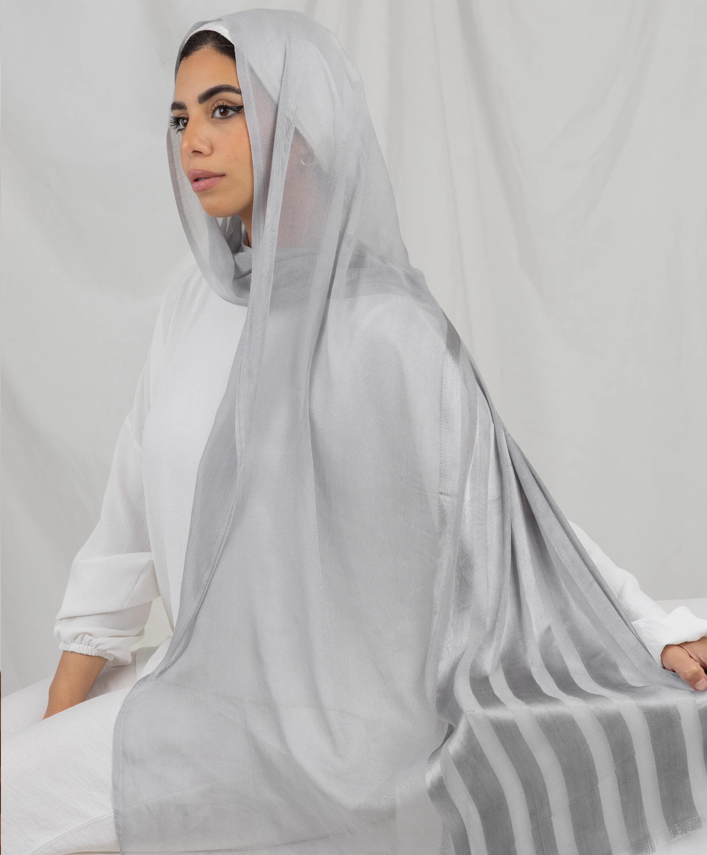 Opulent Linen Scarf - Image 17