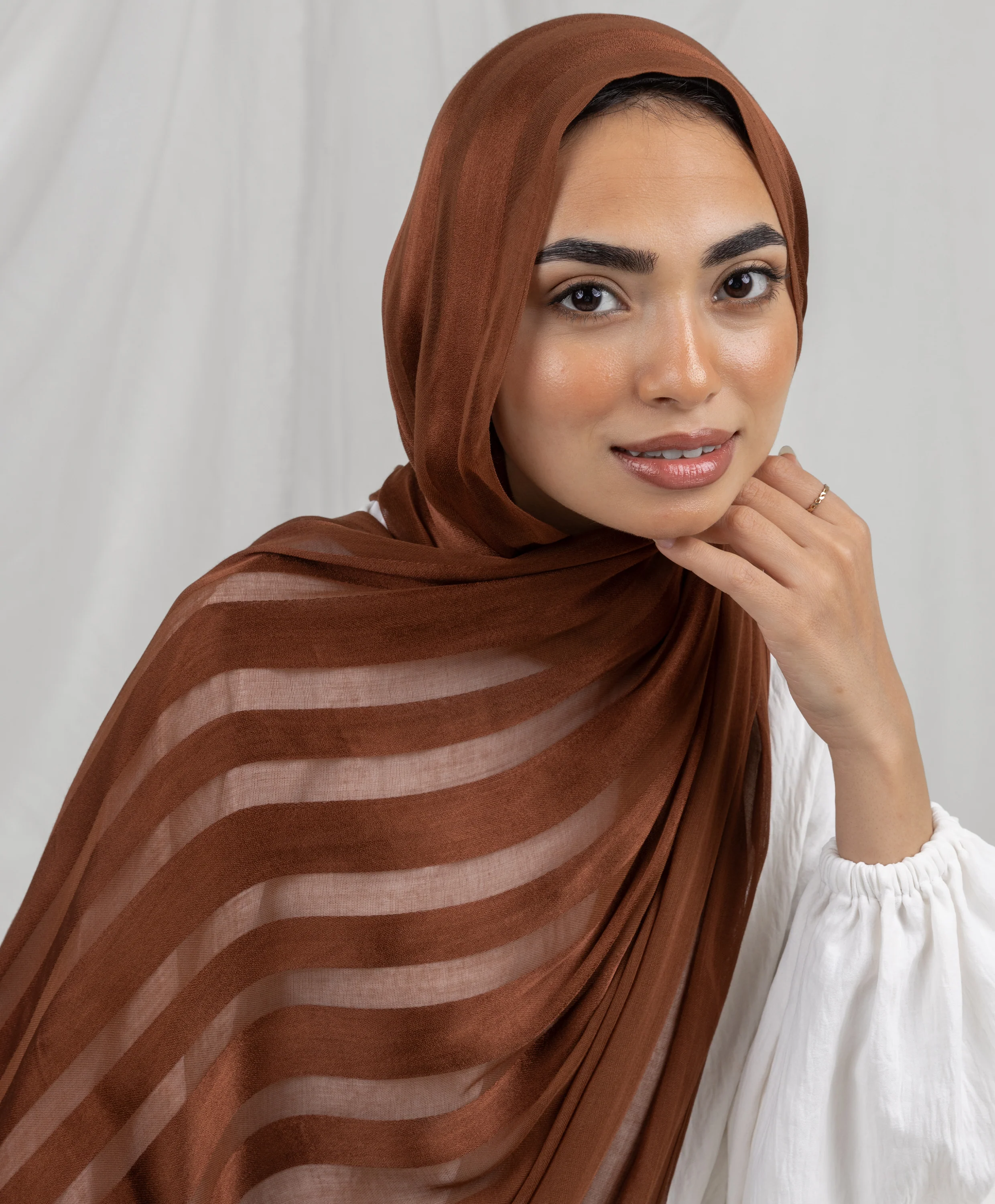 Opulent Linen Scarf - Image 4