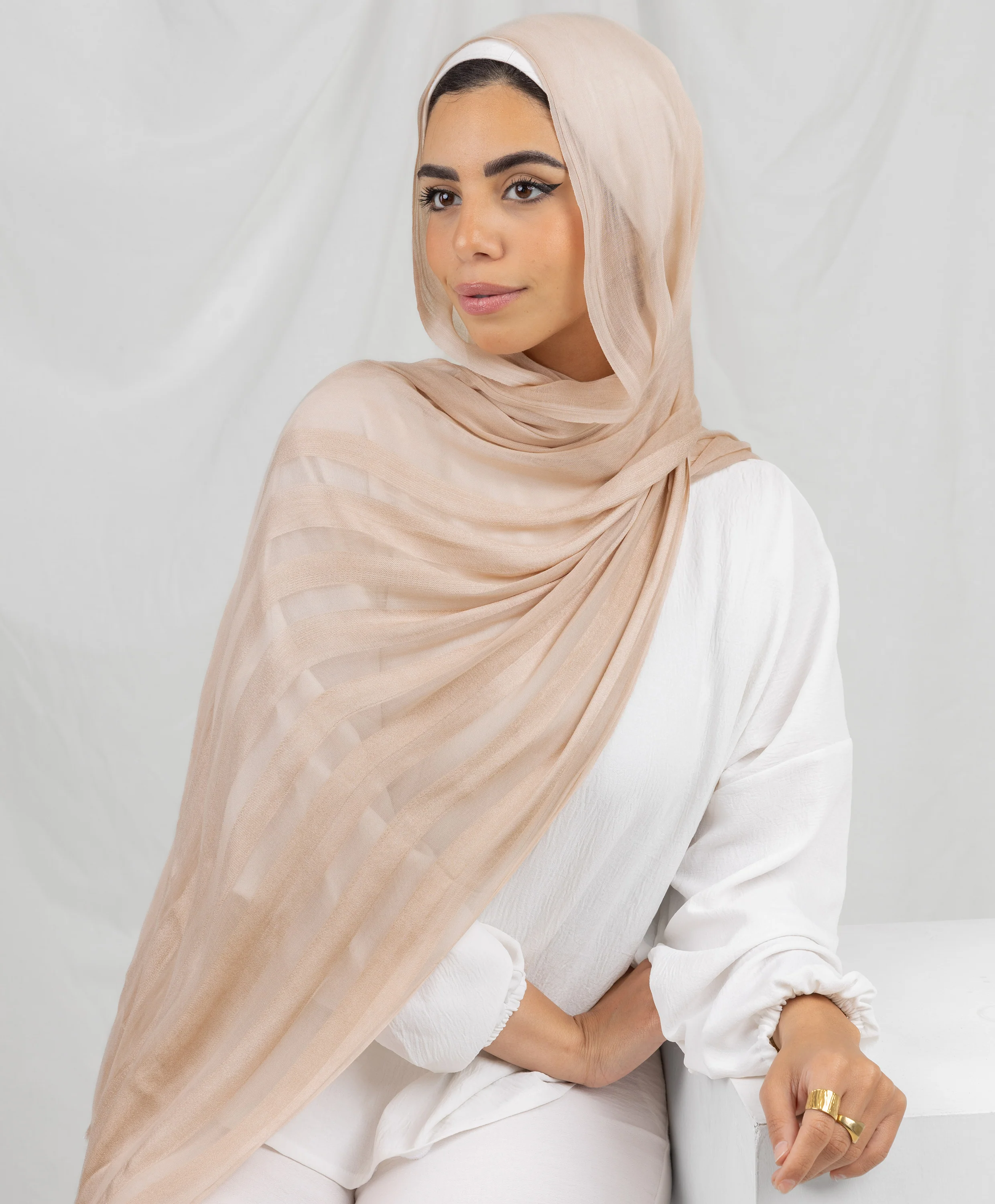 Opulent Linen Scarf - Image 8