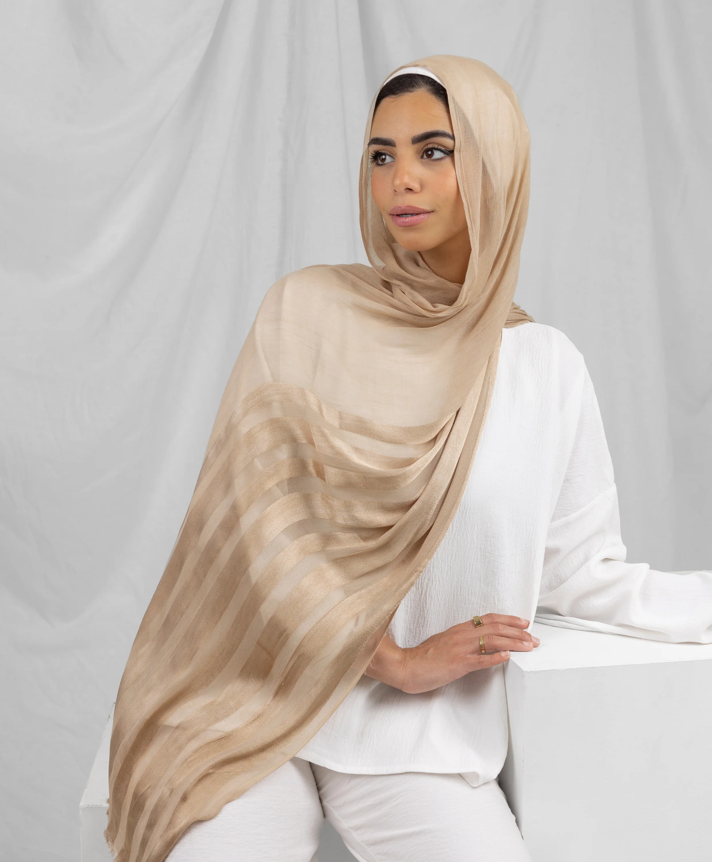 Opulent Linen Scarf - Image 9