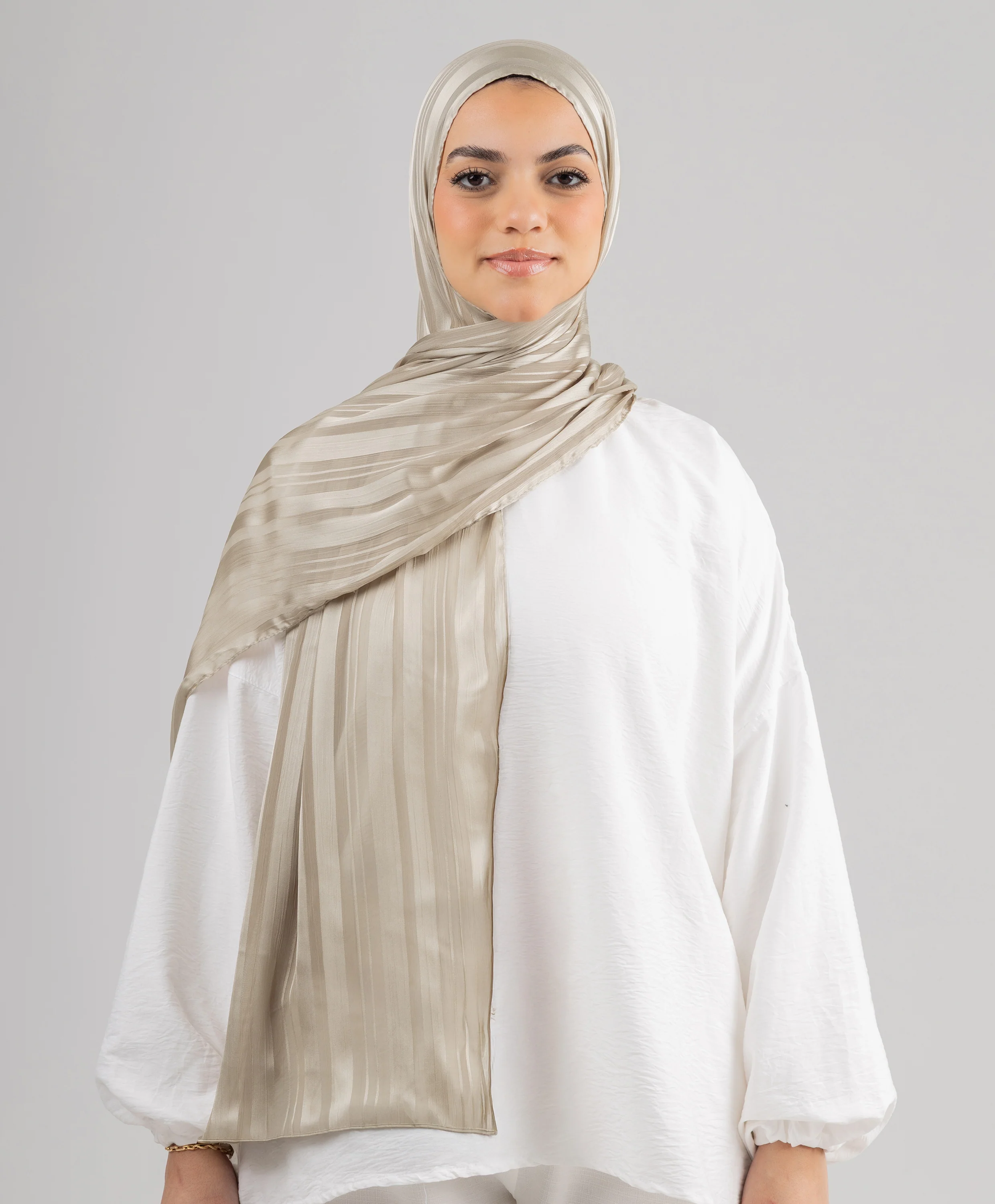 Simplicity Crinkle Satin Scarf - Image 3