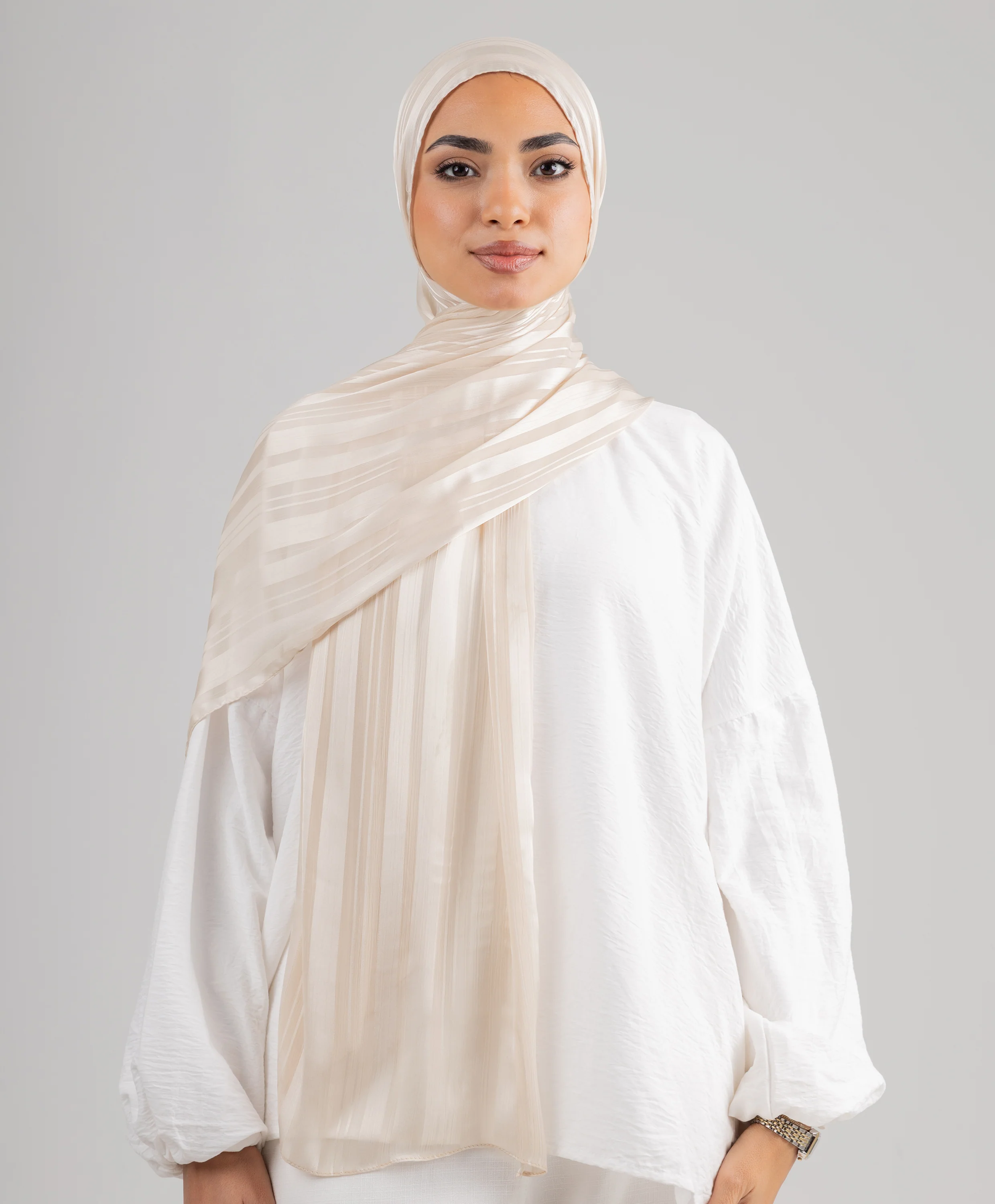 Simplicity Crinkle Satin Scarf - Image 5