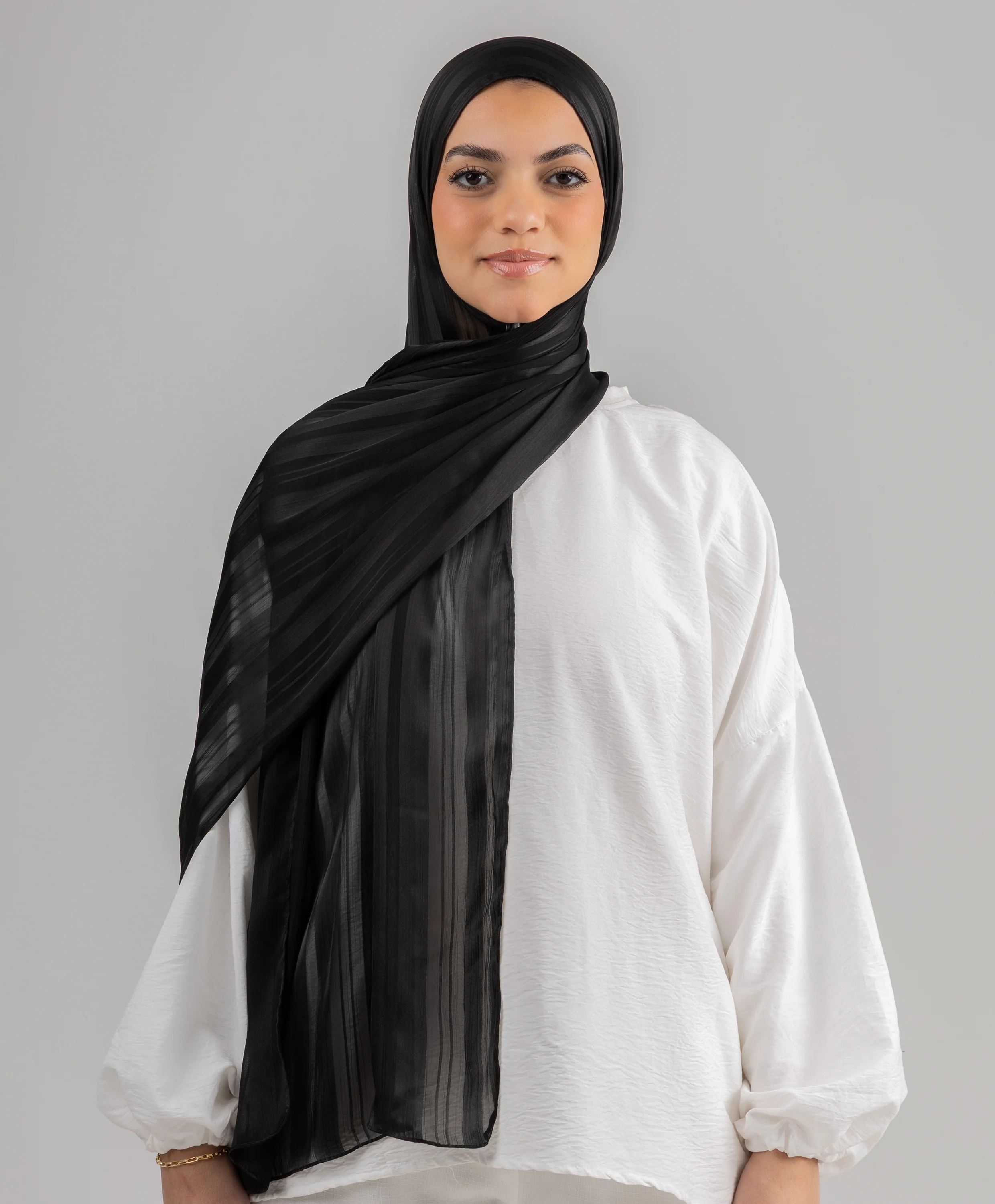 Simplicity Crinkle Satin Scarf - Image 7