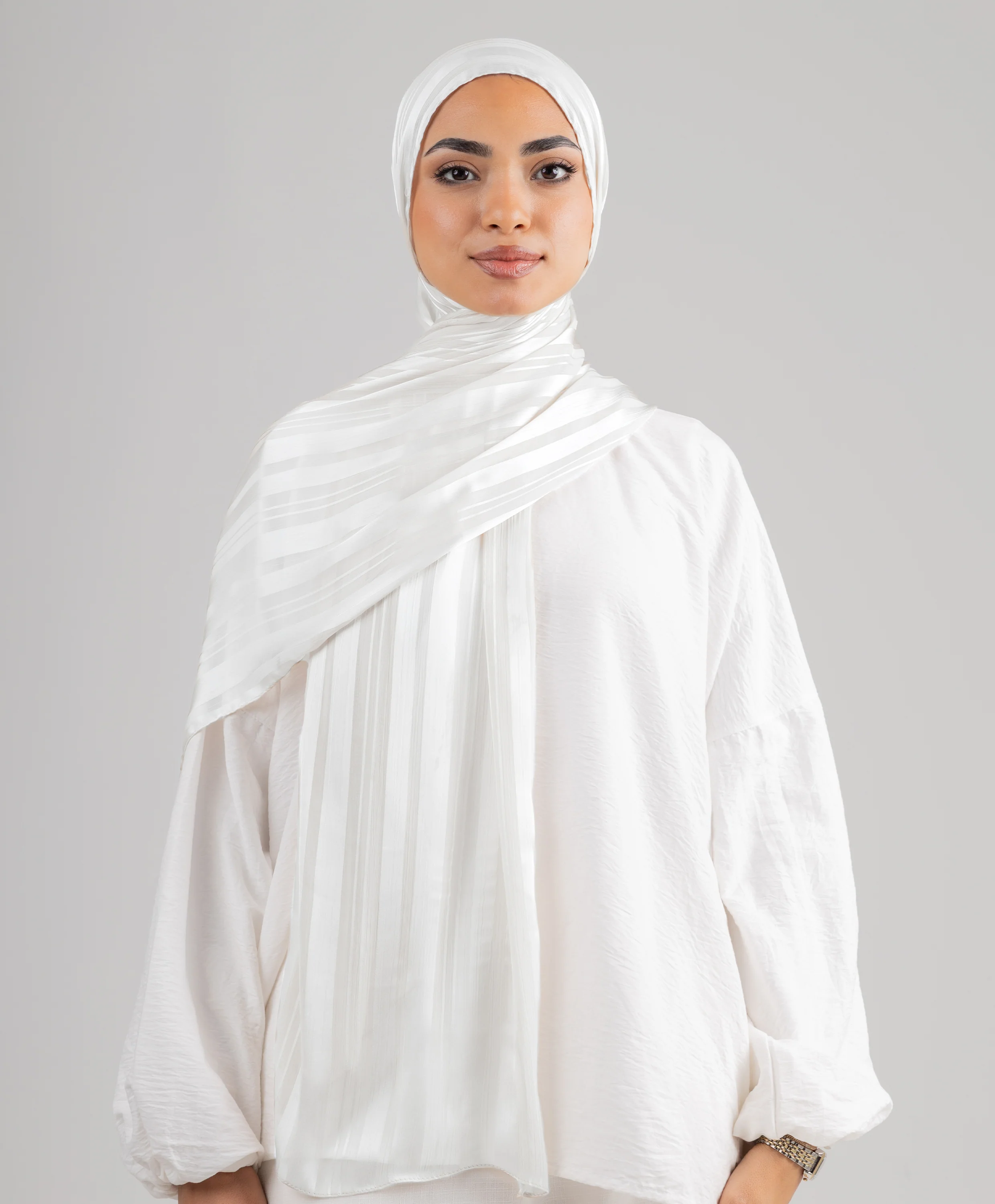 Simplicity Crinkle Satin Scarf - Image 8